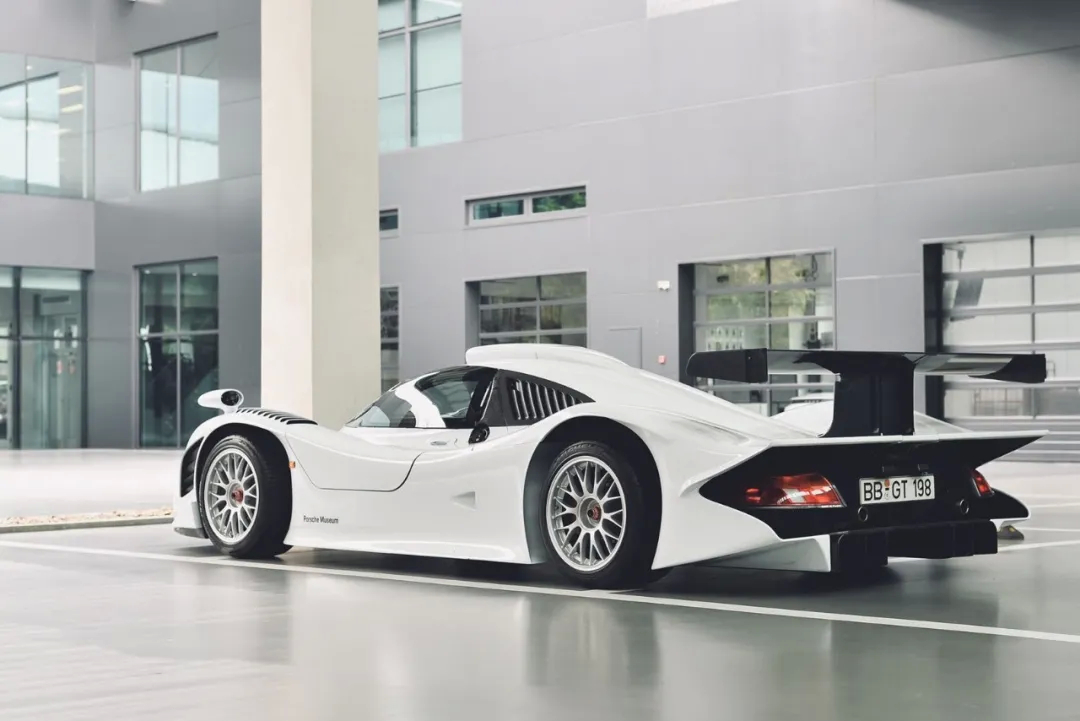 保时捷 911 GT1 街道版（图自波子范儿）