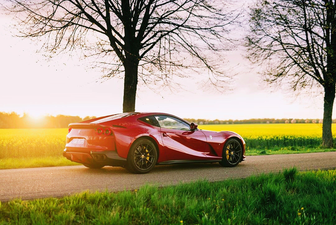 z早 年轻小伙的最爱 Ferrari 812 Superfast