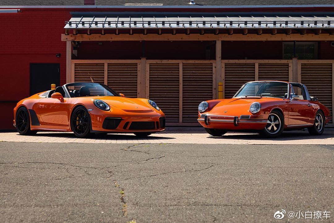 Orange Porsche 911 Speedster & 901 Targa  祖孙相聚