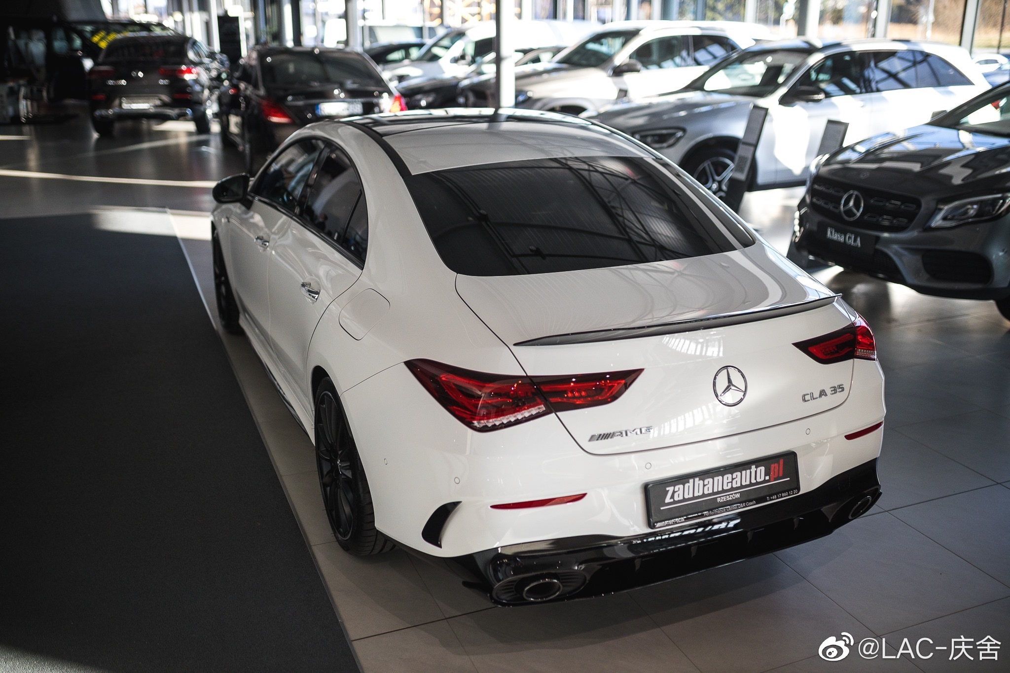 cla35 amg落地价,amg cla35 amg cla:战意十足的配色!