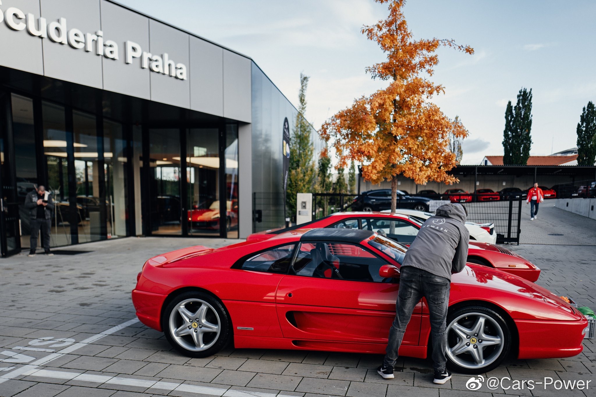 捷克布拉格 法拉利&玛莎拉蒂 车主大巡游