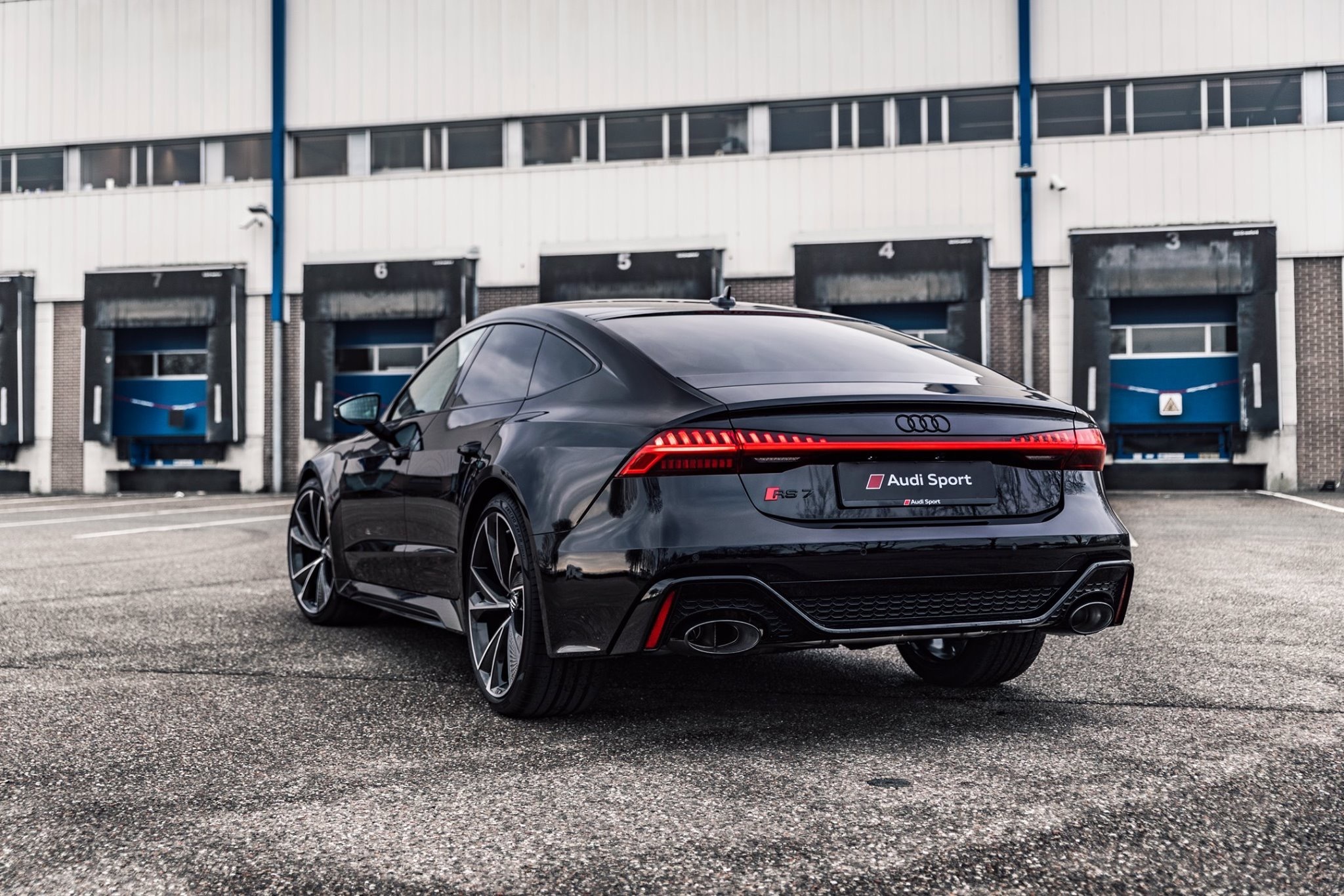 人生有了新的目标:奥迪RS6