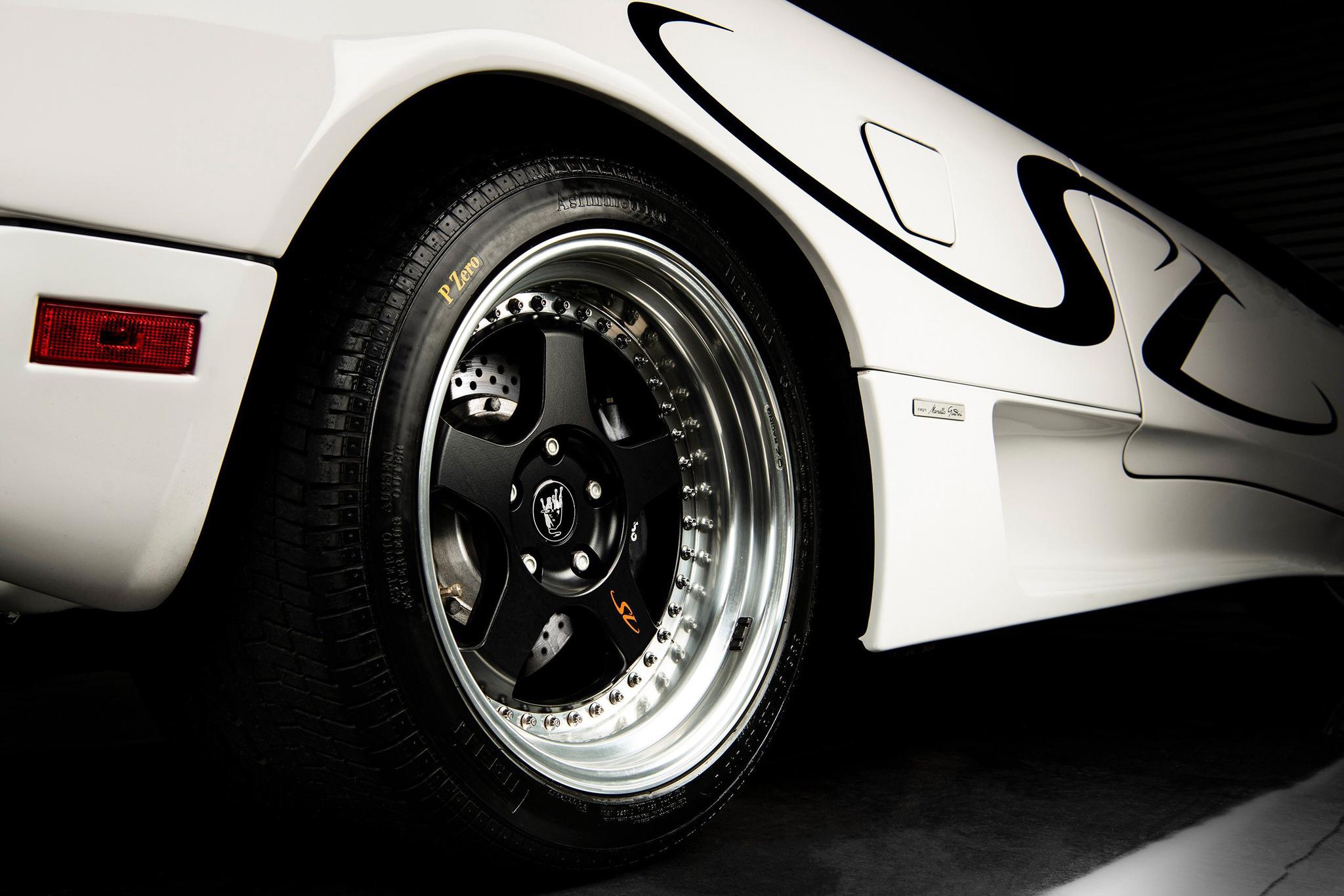 好看的汽车图片:Lamborghini Diablo SV 鬼怪