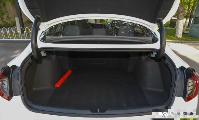 实拍北京现代第十代索纳塔 再次突破自己