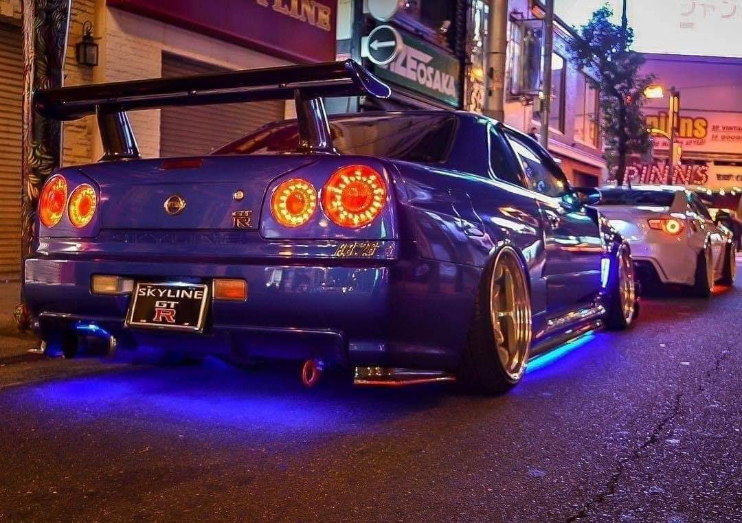 NISSAN GTR R34,一股浓浓的街头竞技风格。