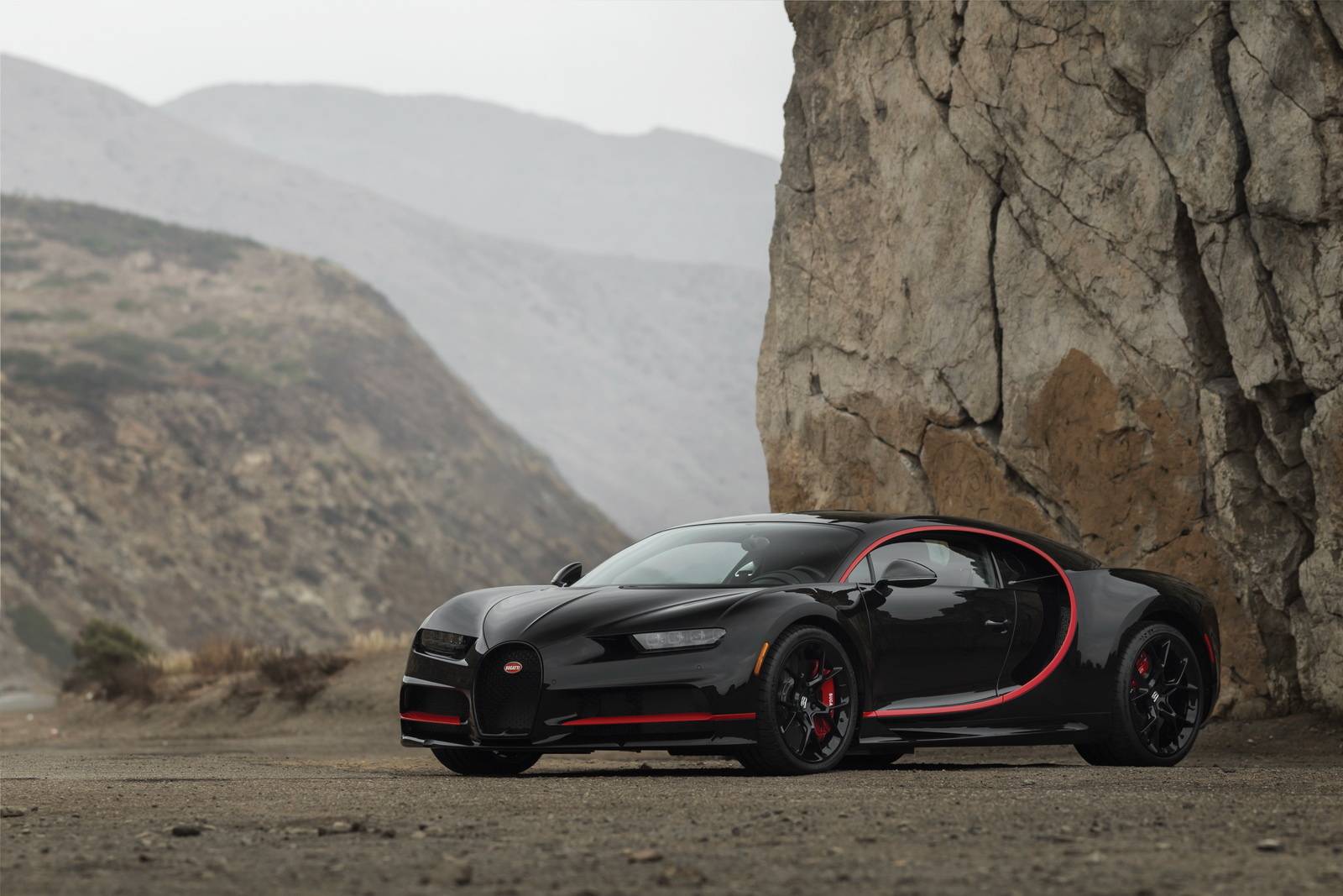 bugatti chiron,Bugatti veyron 布加迪chiron,黑红配真的好看极了.