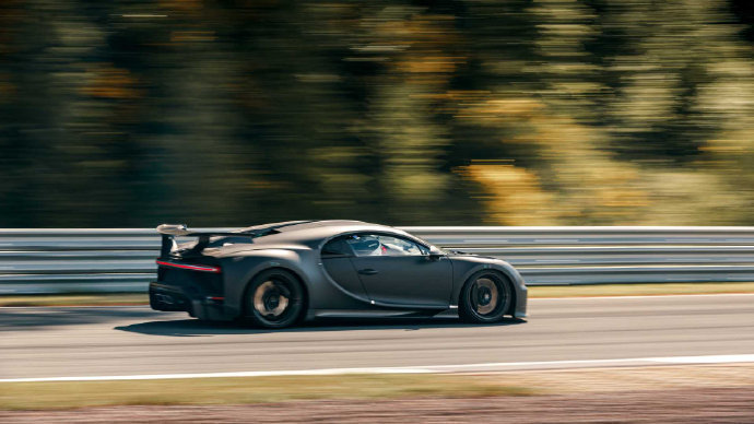 Bugatti 颜值在线！又酷又拉风！