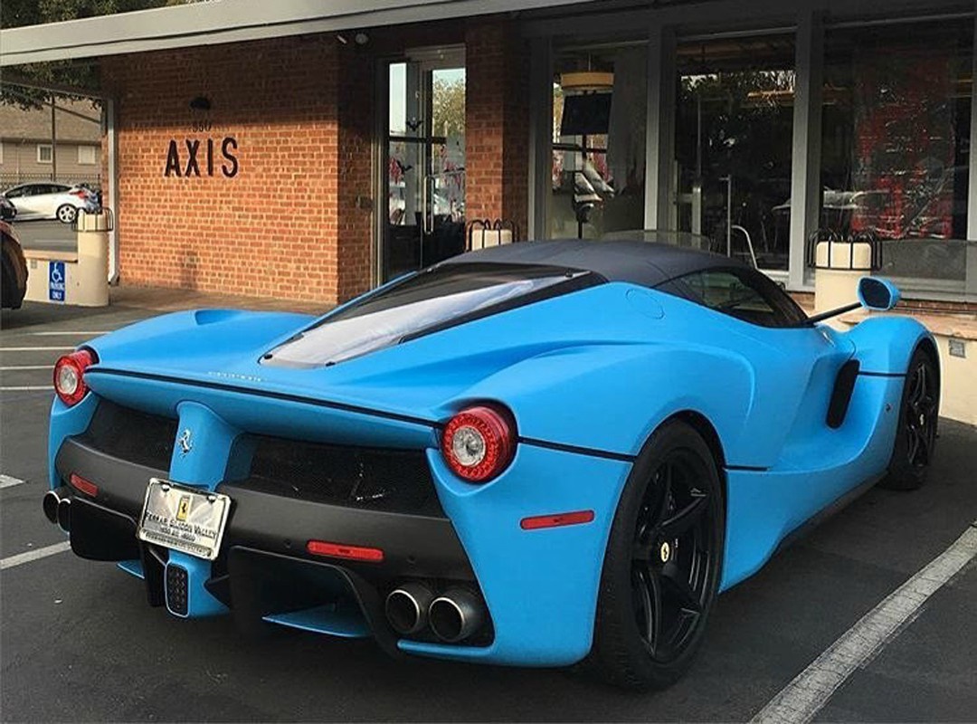 法拉利laferrari,如此的哑光蓝仅此一辆.