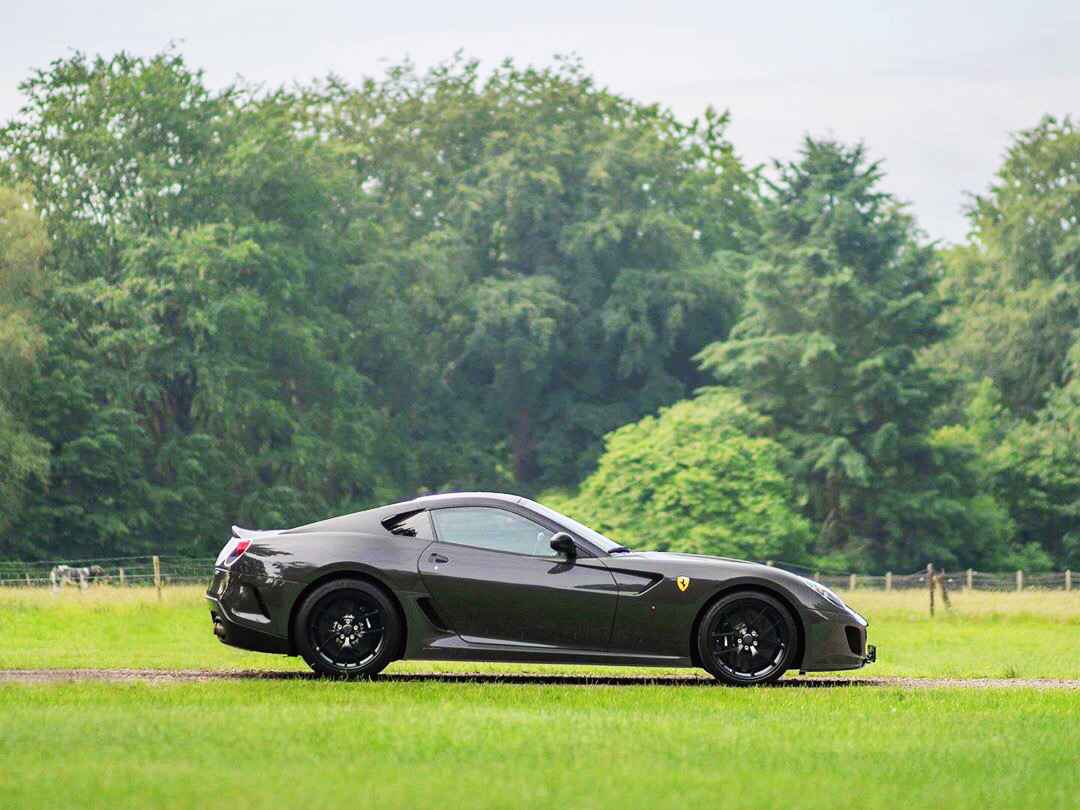 全球限量599 6.0L拥有12缸发动机，670马力 Ferrari 599 GTO