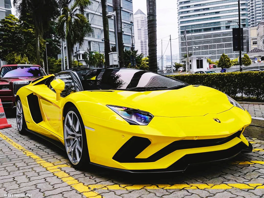 低矮的车身 太拉风啦 Lamborghini Aventador S Roadster