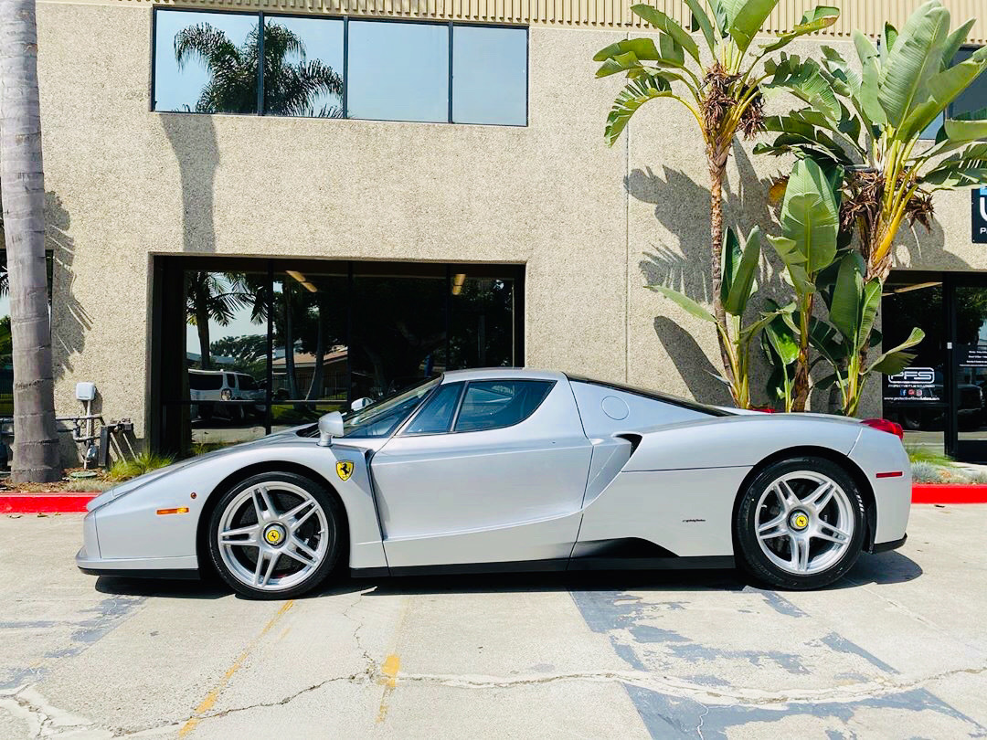 这代马王,外观设计方面,无死角,完美! Ferrari Enzo