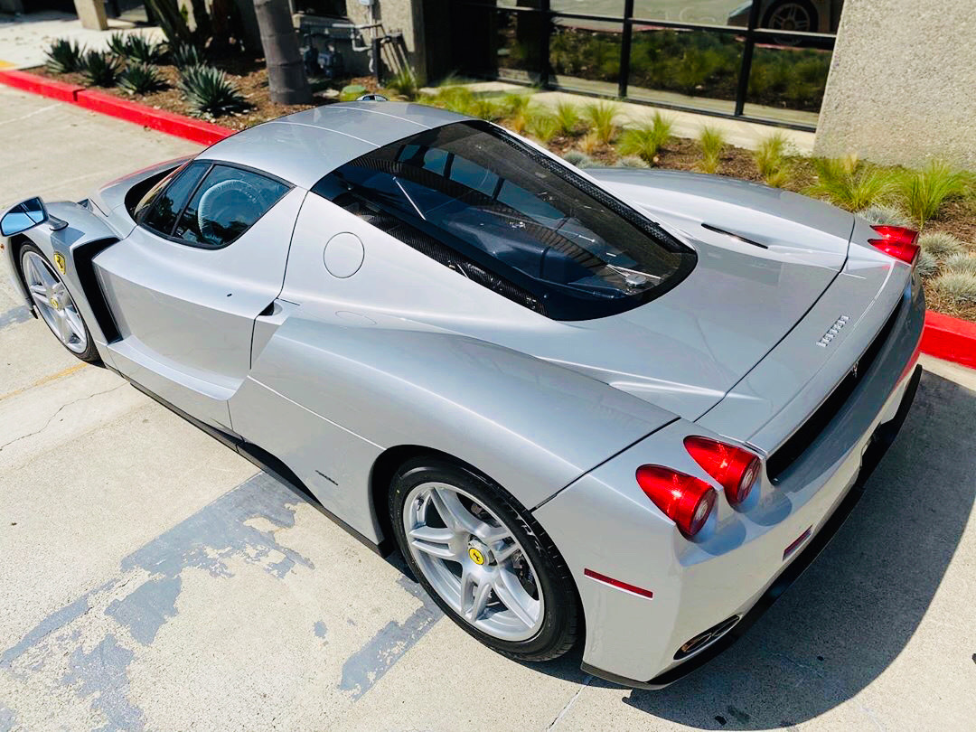 这代马王,外观设计方面,无死角,完美! Ferrari Enzo