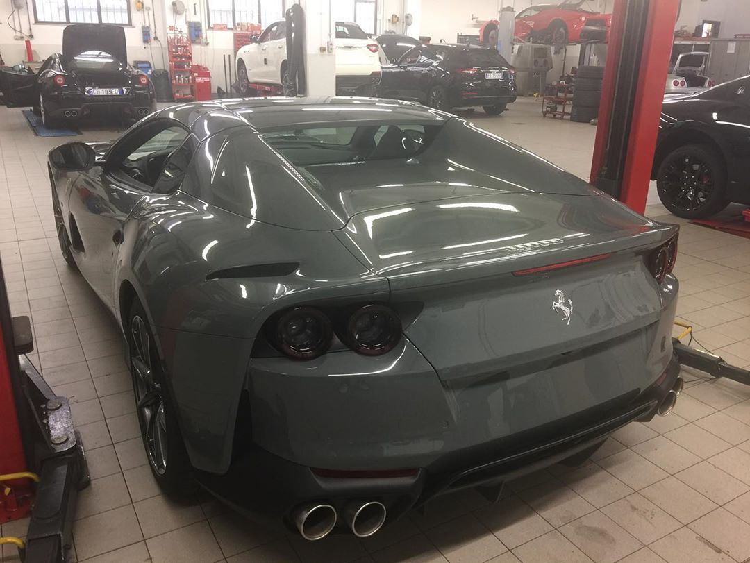 分享图片 米兰，Ferrari 812 GTS（Grigio Scuro）