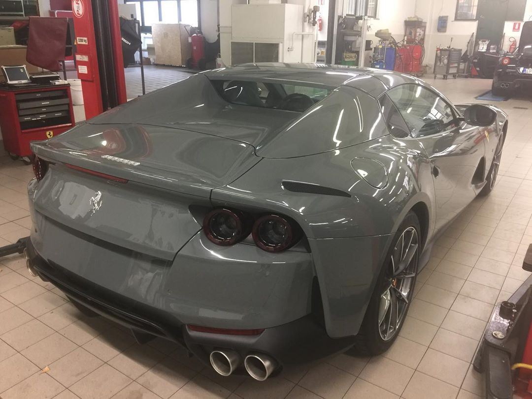 分享图片 米兰，Ferrari 812 GTS（Grigio Scuro）