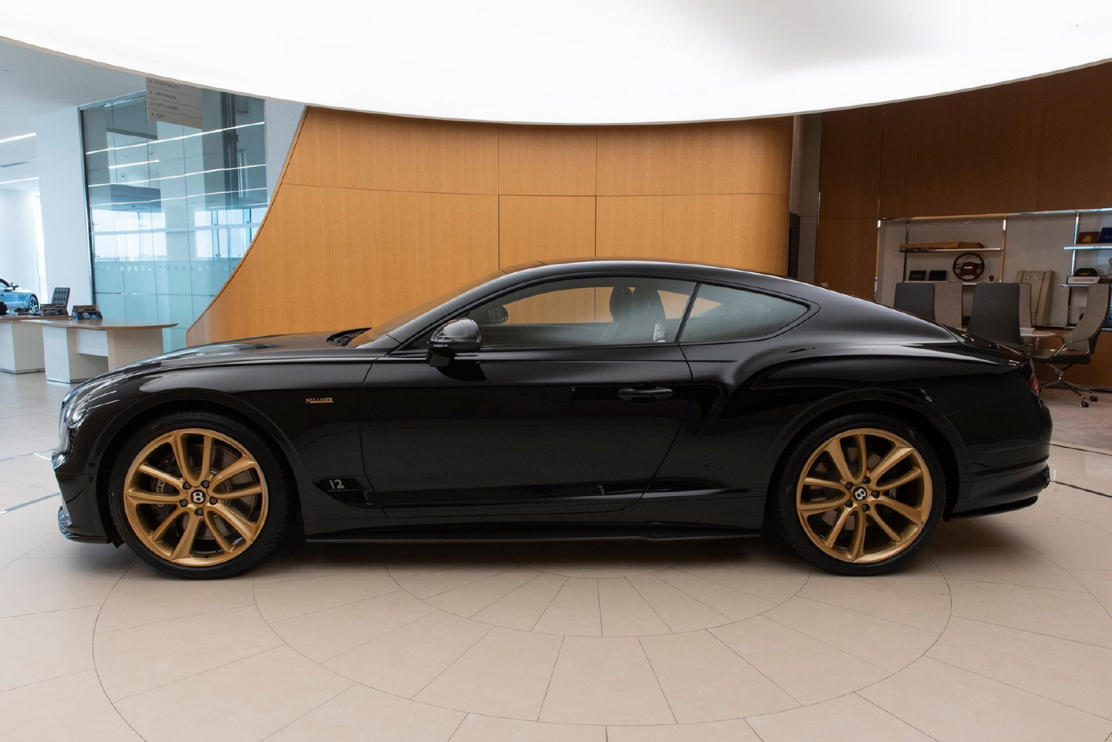 分享图片 迪拜，Bentley Continental GT Aurum By Mulliner