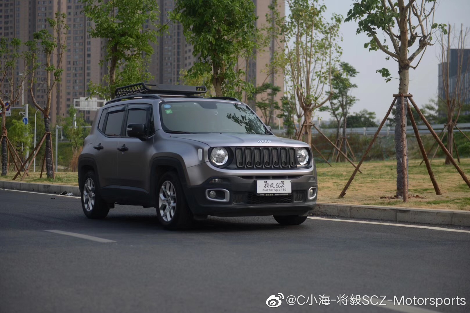 JEEP 自由侠  改色贴膜 战斗灰