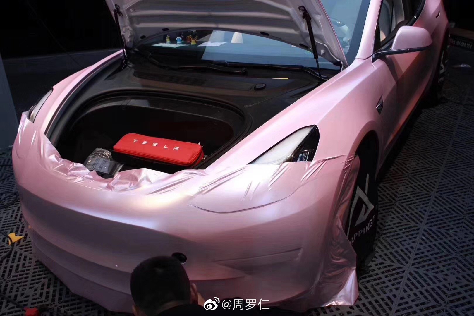 特斯拉 Model 3 Ucolor-电光樱花粉