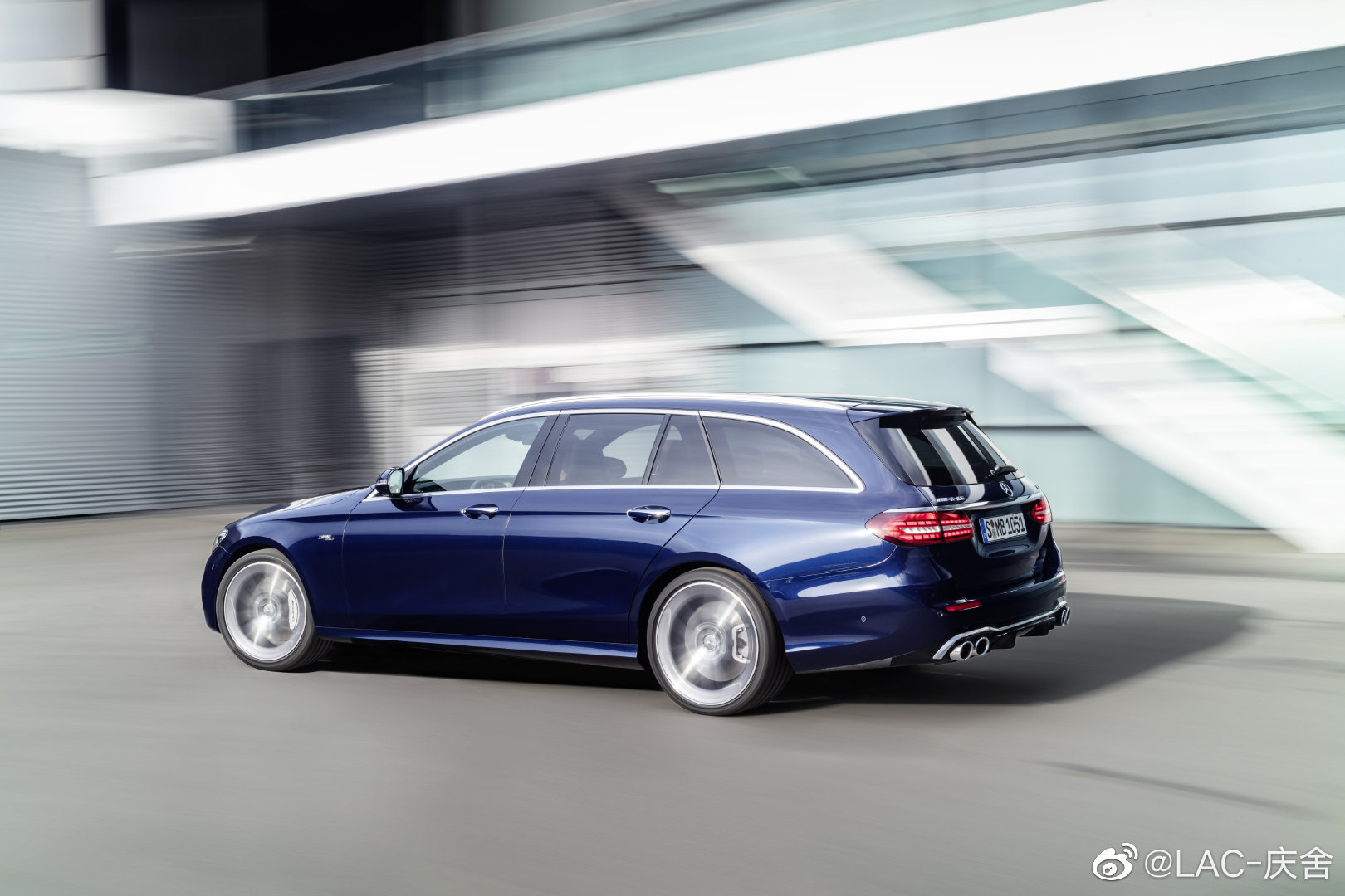 Mercedes-AMG E 53 4MATIC Estate,出国自驾游租这个合适