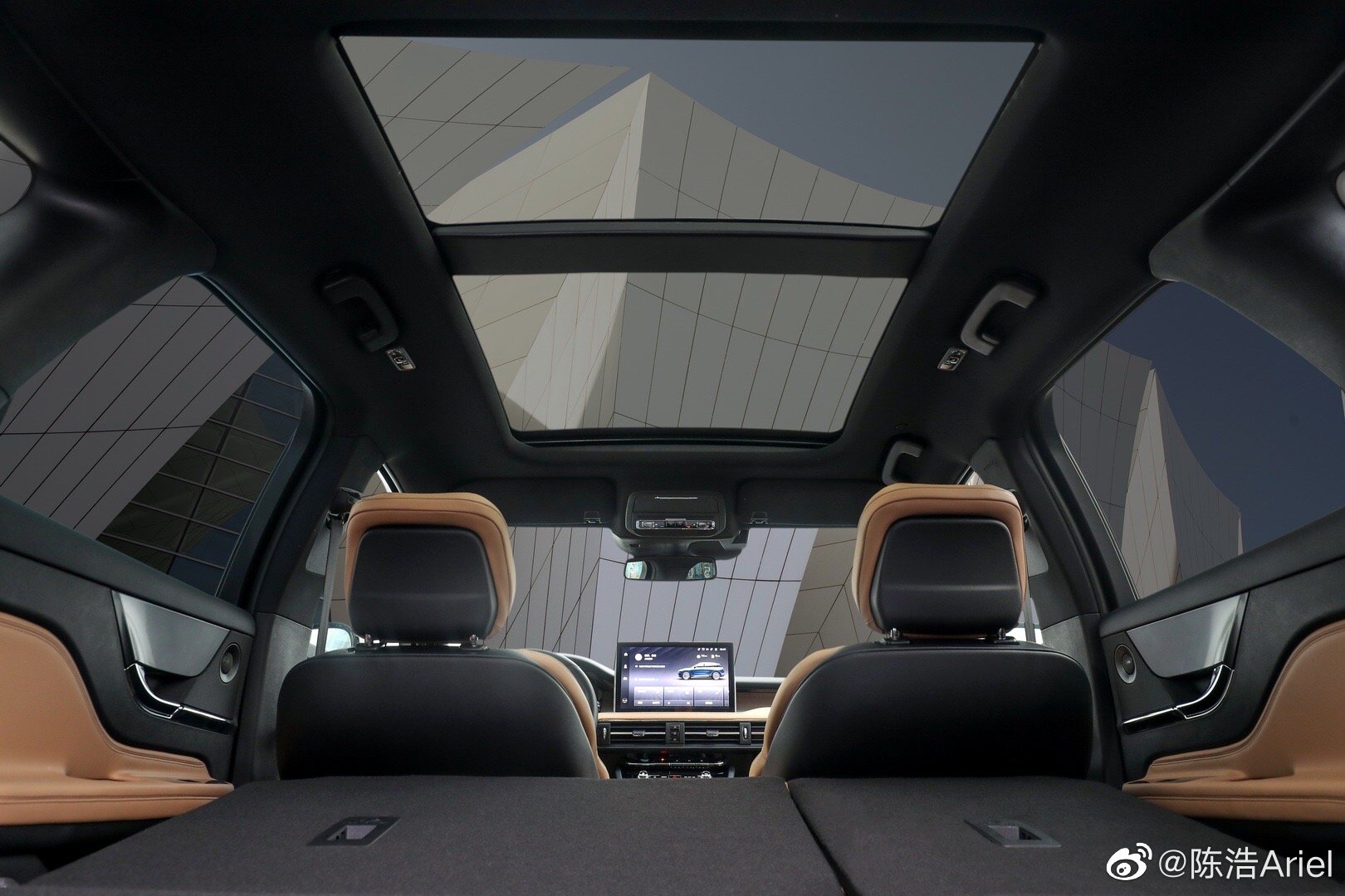 今晚林肯采用新颖的云直播方式上市发布了新车型:冒险家