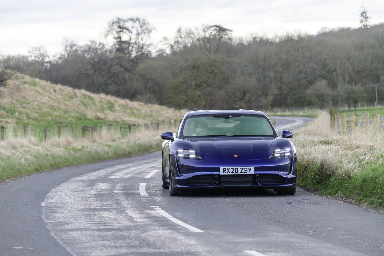 Porsche Taycan Turbo 纯电超跑   没有声浪的保时捷还爱么。