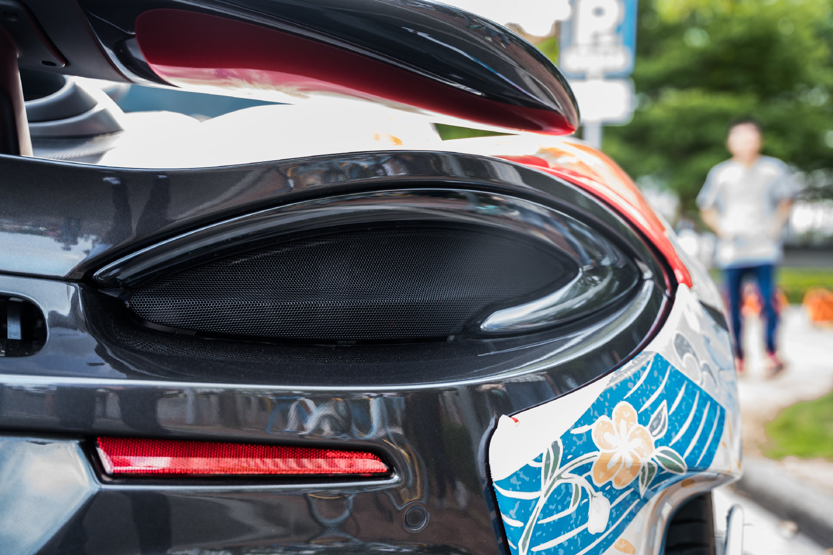 发一套不用大修系列:大佬的迈凯伦 抄送