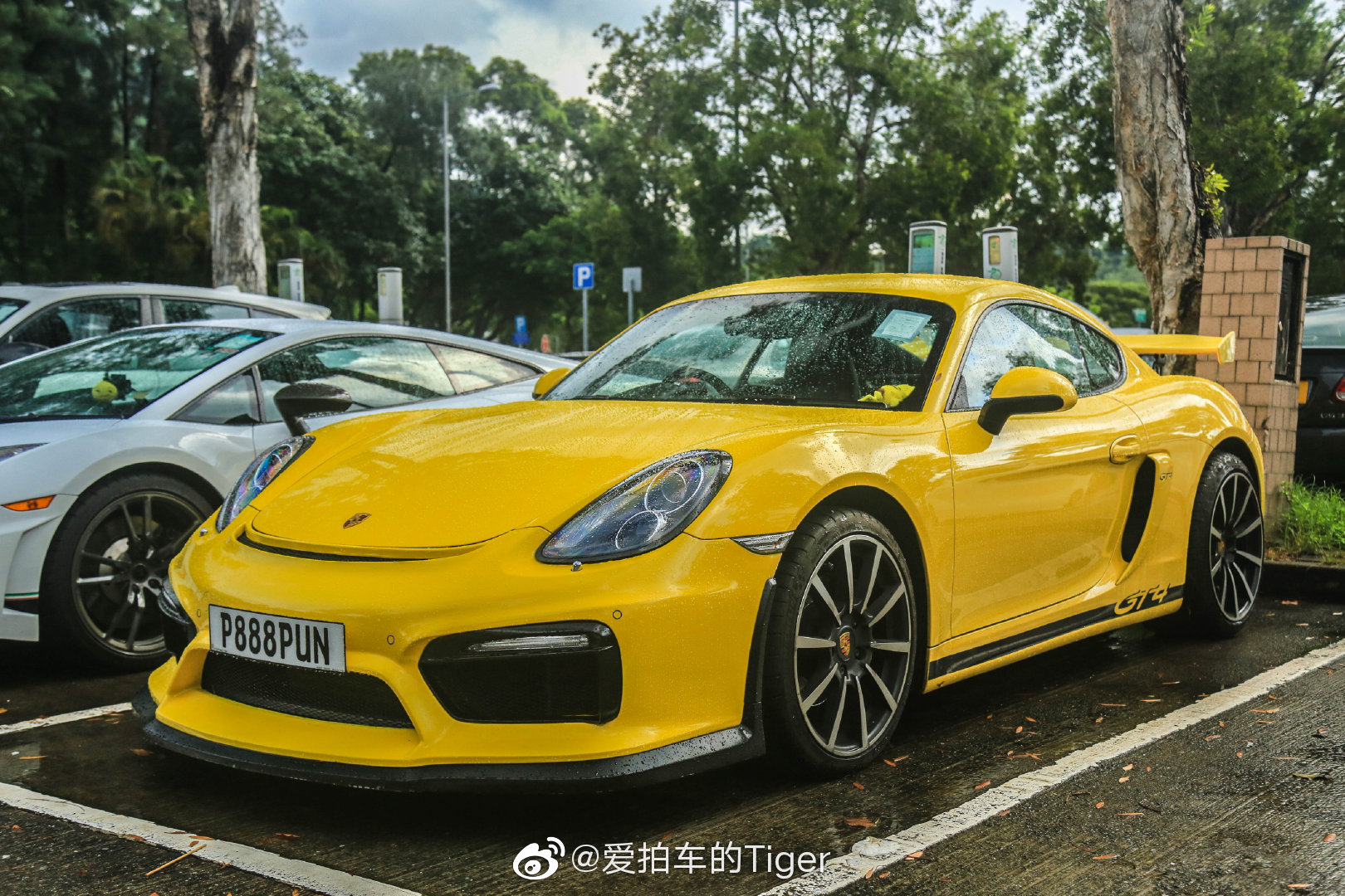 Cayman GT4S手动挡的乐趣，声音又很暴躁。