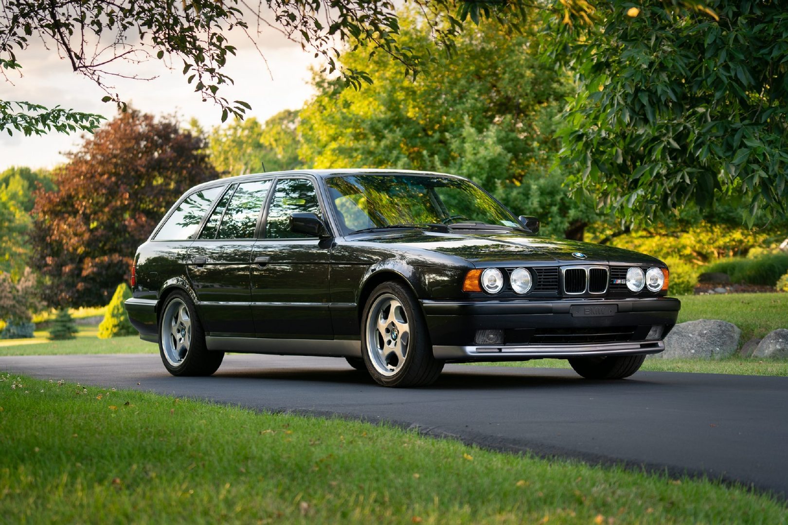 1992 BMW M5 Touring 看着舒服~