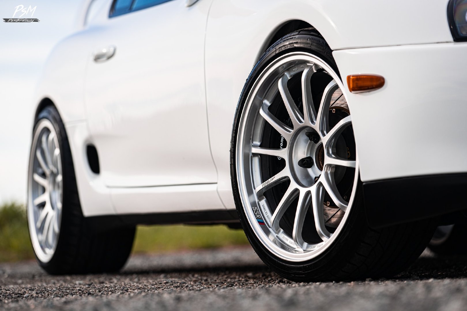 汽车美图:经典的 丰田Supra JZA80