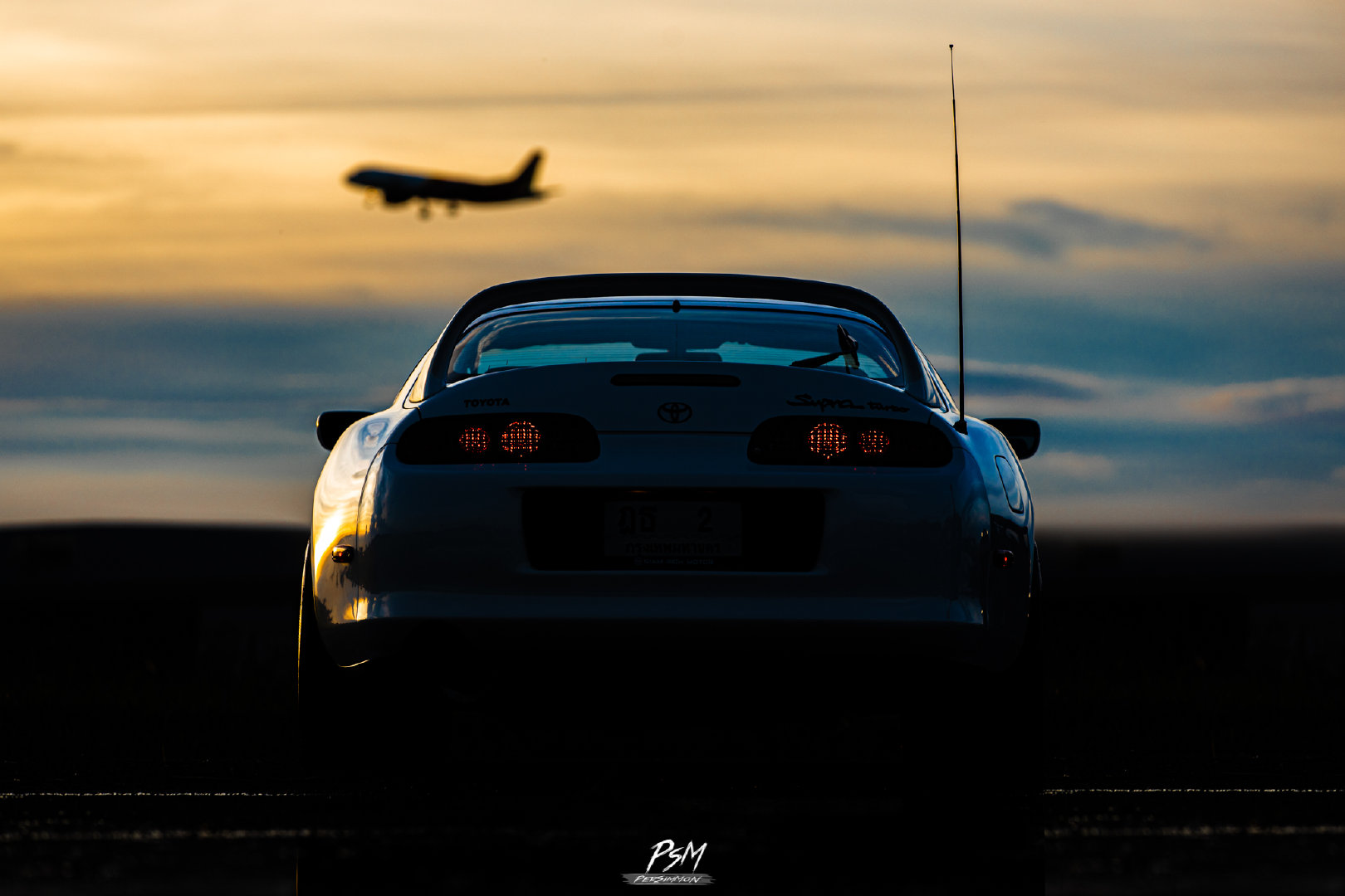 汽车美图:经典的 丰田Supra JZA80