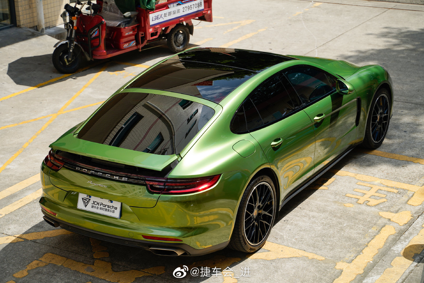 保时捷panamera绿色,保时捷panamera颜色 panamera 火山灰改曼巴绿 贴膜 捷车会专注保时捷