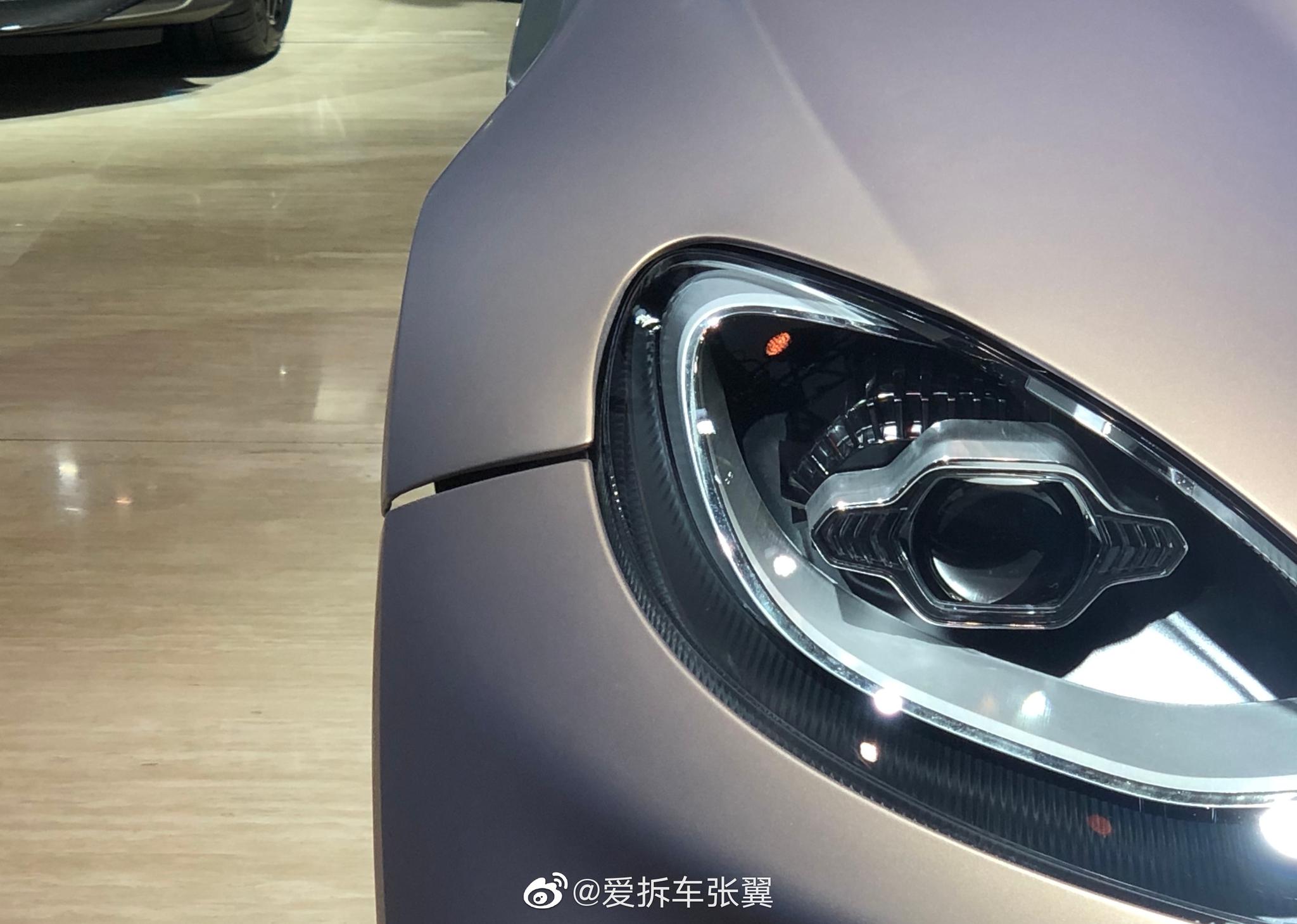 好歹也是两百多万的豪车啊,阿斯顿马丁DBX就这样的做工