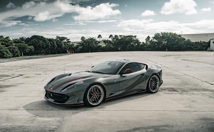 来一辆超级帅气的Ferrari 812 Superfast ！