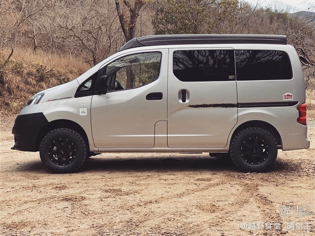 4WD NV200露营车 4WD NV200露营车，忘记当时国内有四驱销售吗