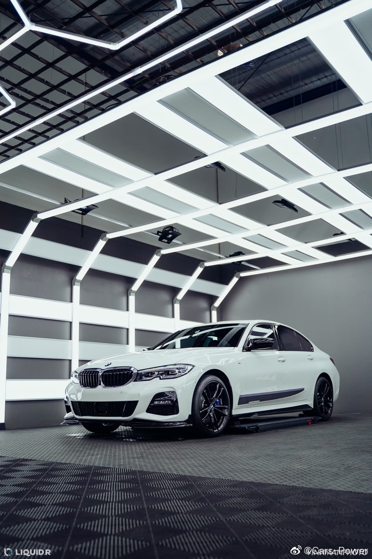 白色宝马330i + M Performance套件 B不B 你来说!