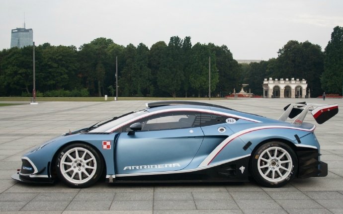 小众跑车Arrinera Hussarya GT，兰博和迈凯伦既视感！