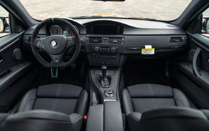 宝马M3,跑在路上可能会被人看不起眼,当成5系或者3系。