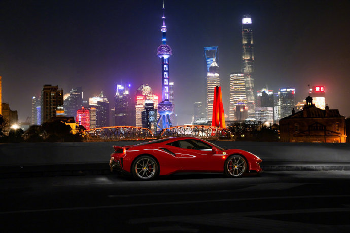 好看的汽车：Ferrari 488 Pist美炸了