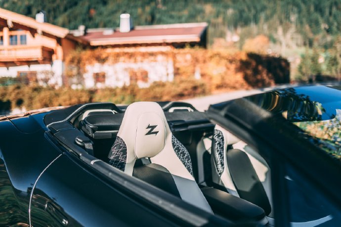 Aston Martin Vanquish Zagato Volante 酷炫滴~