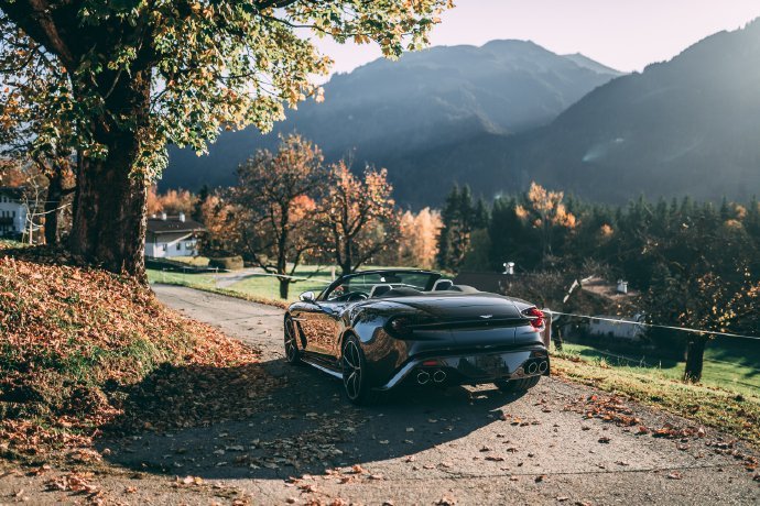 Aston Martin Vanquish Zagato Volante 酷炫滴~