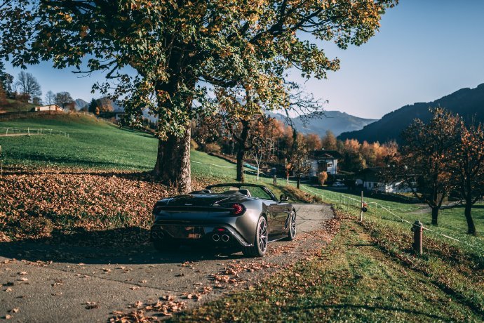 Aston Martin Vanquish Zagato Volante 酷炫滴~