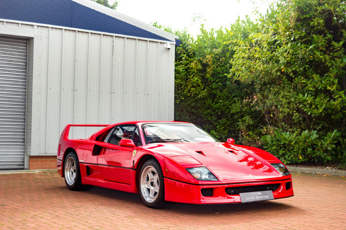 好看的汽车：Ferrari F40 酷炫十足