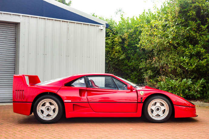 好看的汽车：Ferrari F40 酷炫十足