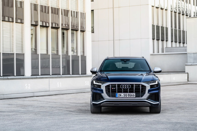 2021 Audi SQ8 TFSI 满满的科技性能范！