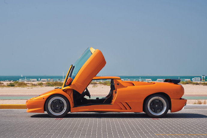 Lamborghini Diablo VT Roadster 这色彩也太悦目了吧!