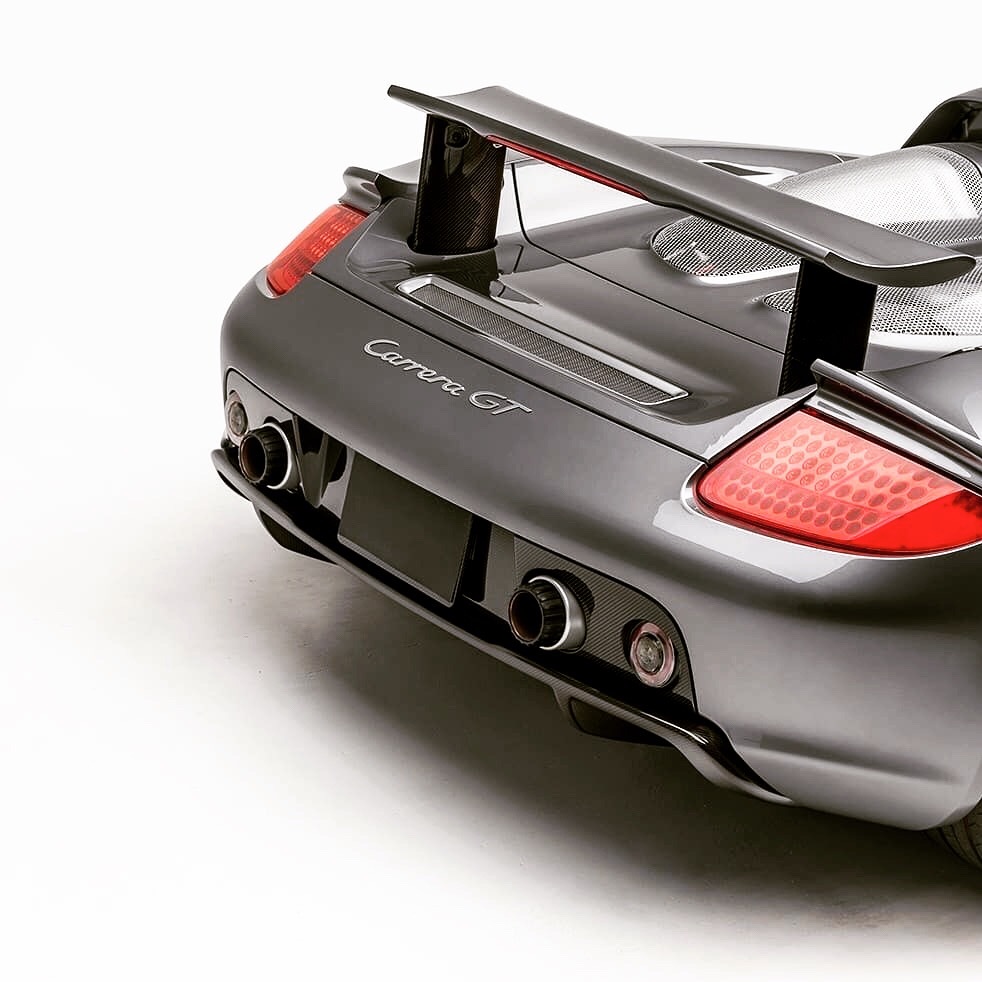 Porsche Carrera GT，这外观设计，依旧是那么漂亮