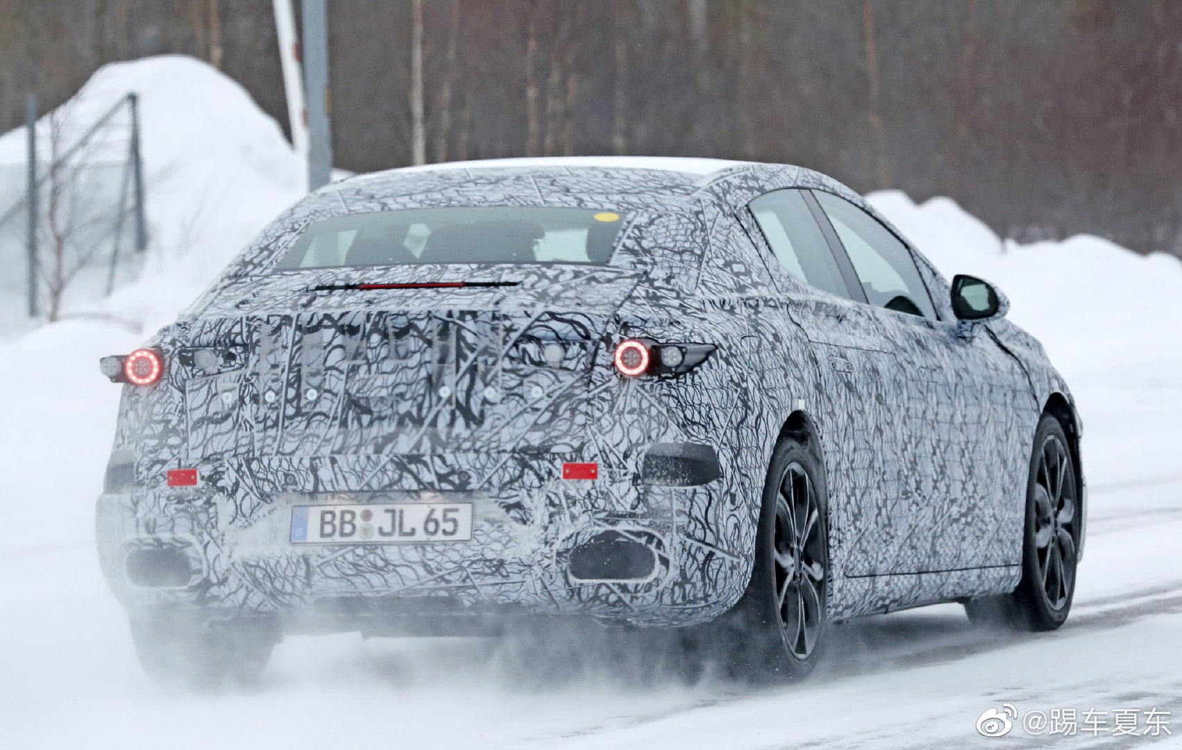 精美汽车图集:奔驰EQE,行政级纯电动露面了