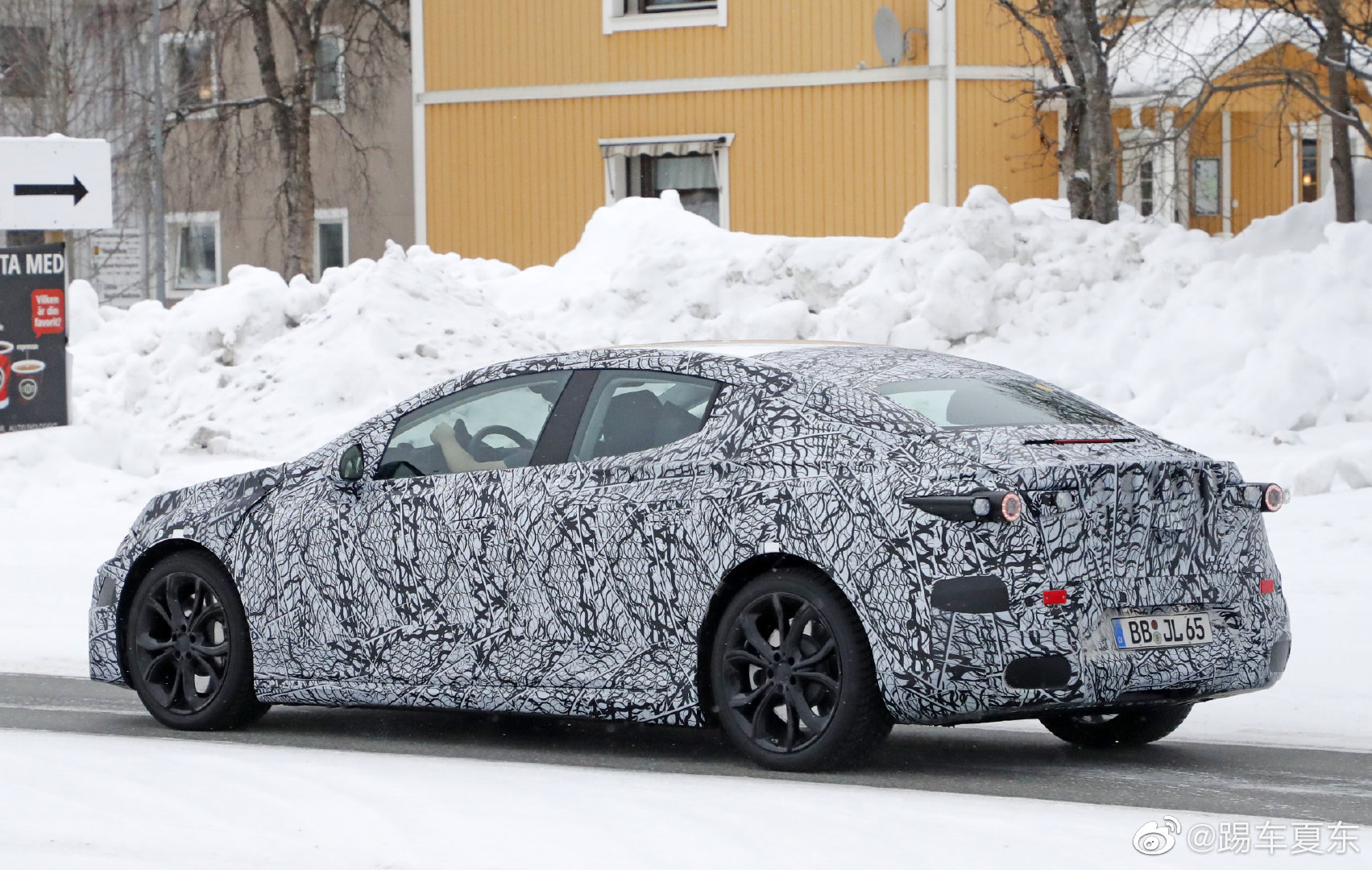 精美汽车图集:奔驰EQE,行政级纯电动露面了