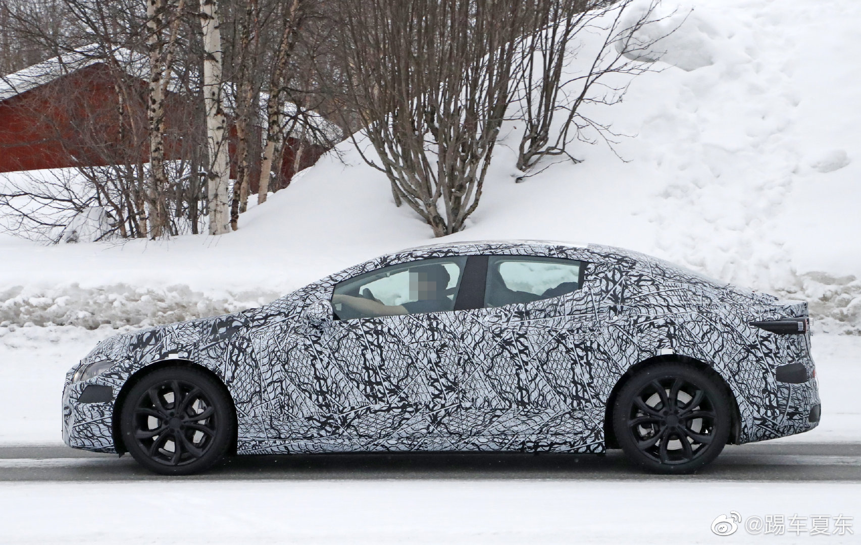 精美汽车图集:奔驰EQE,行政级纯电动露面了