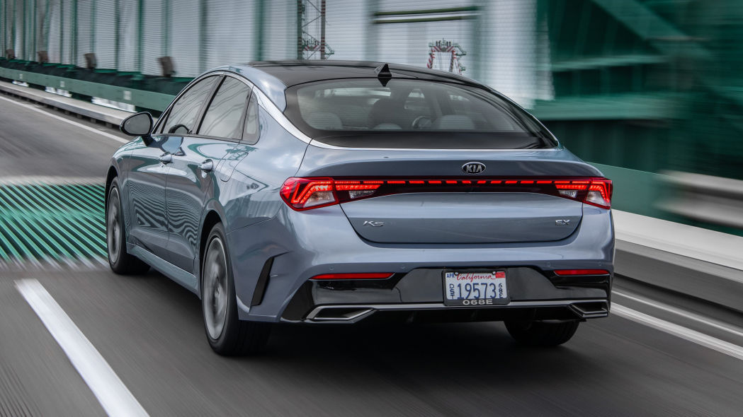 2021款起亚K5-GT-LINE,5.8秒破百!