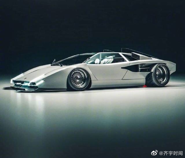 静静地看,兰博基尼 Countach Elettrica,再加任何装饰都是多余